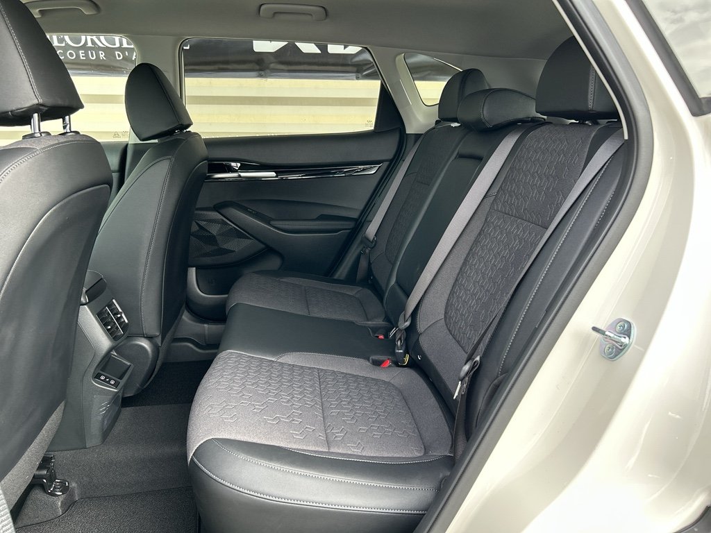 New 2026 Clear White / Black Roof Kia S image 12