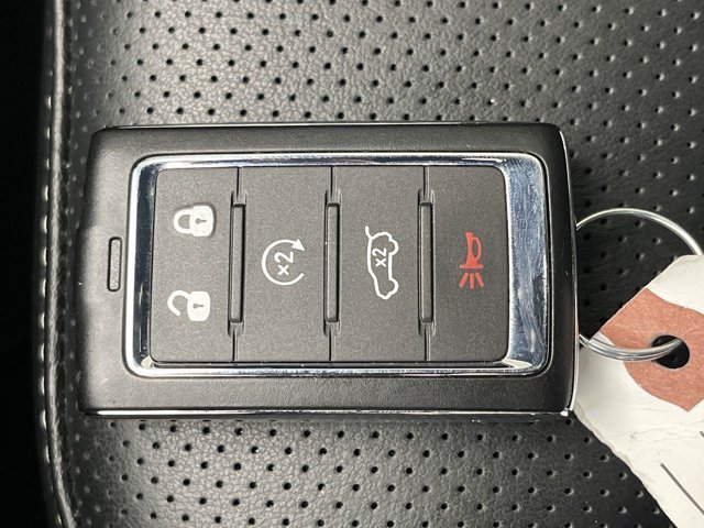 Used 2026 Diamond Black Crystal Pearlcoat Jeep Limited Reserve image 30