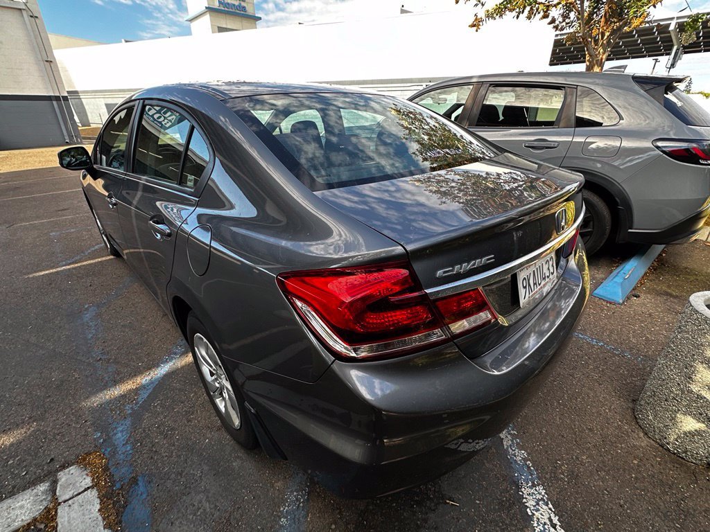 Used 2013  Honda LX image 16
