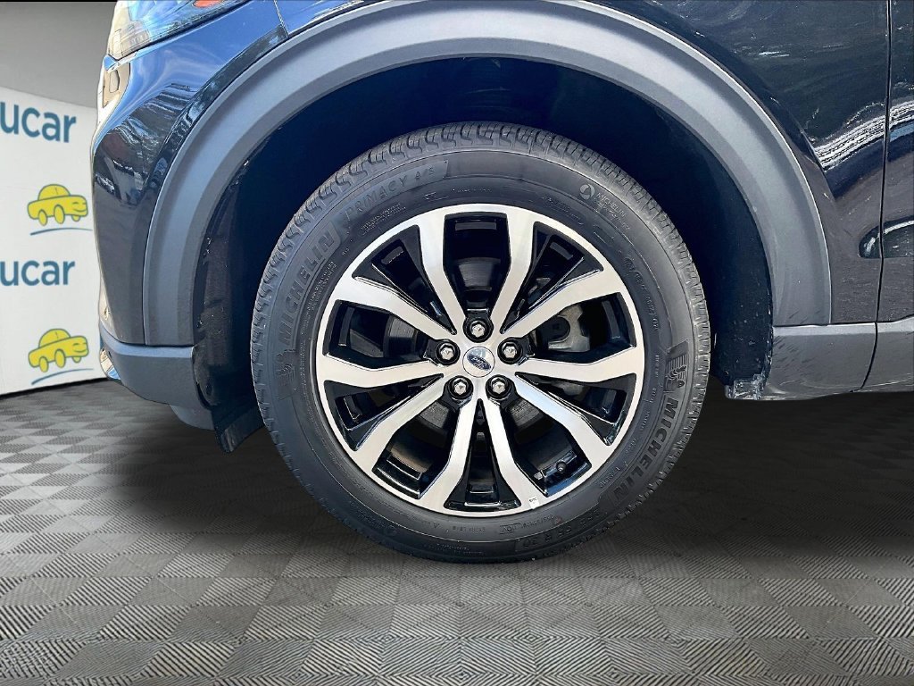 Used 2025 Black Metallic Ford ST-Line image 7