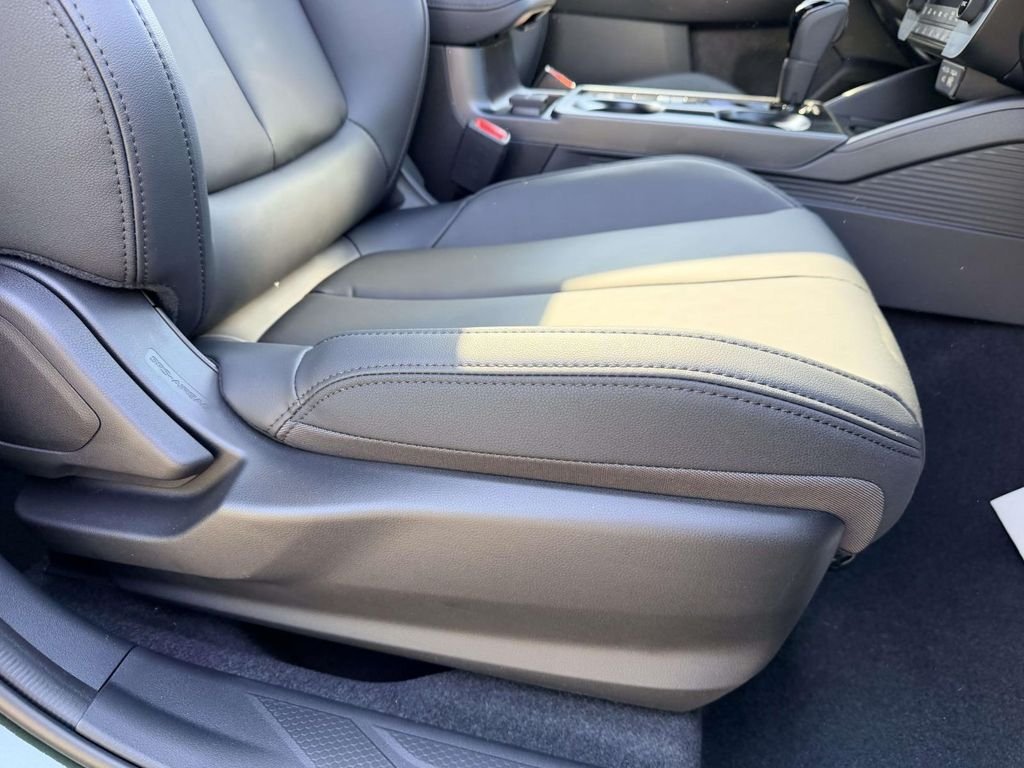 New 2026 DEEP EMERALD GREEN PEARL Subaru Premium image 9