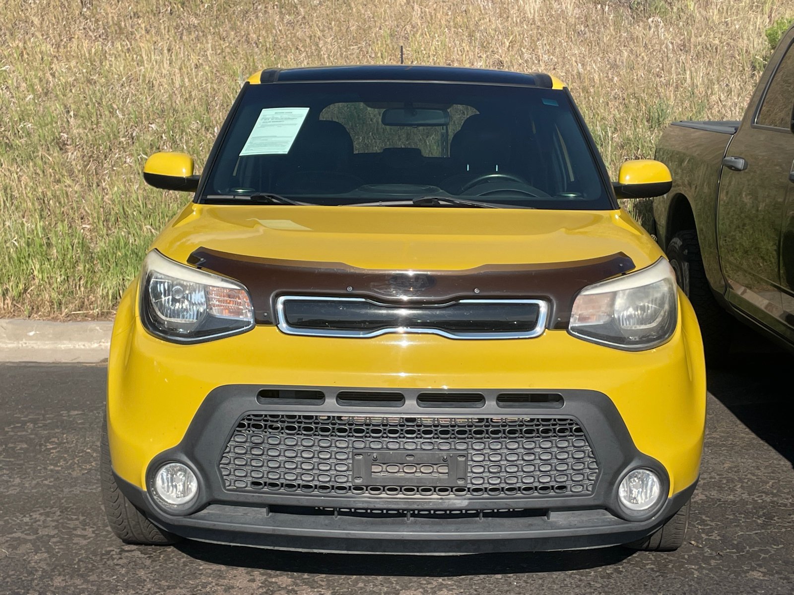 Used 2015 Solar Yellow Kia + image 2