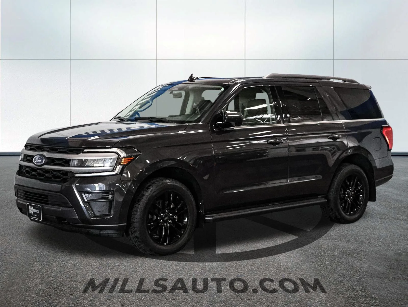 Used 2024 Ford Expedition XLT with VIN 1FMJU1J80REA32347 for sale in Baxter, Minnesota