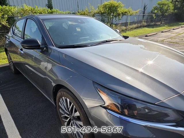 Used 2025 Gray Nissan 2.5 SV image 4