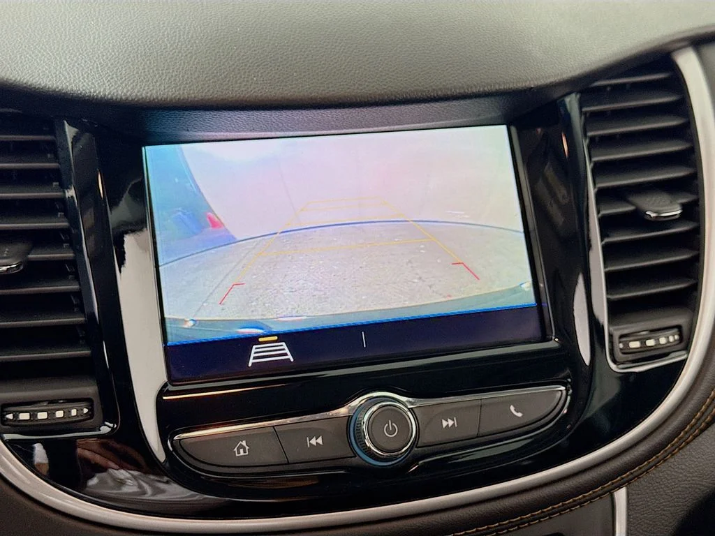 Used 2020  Chevrolet LT image 13