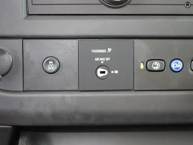 New 2025 Summit White GMC 1WT image 13