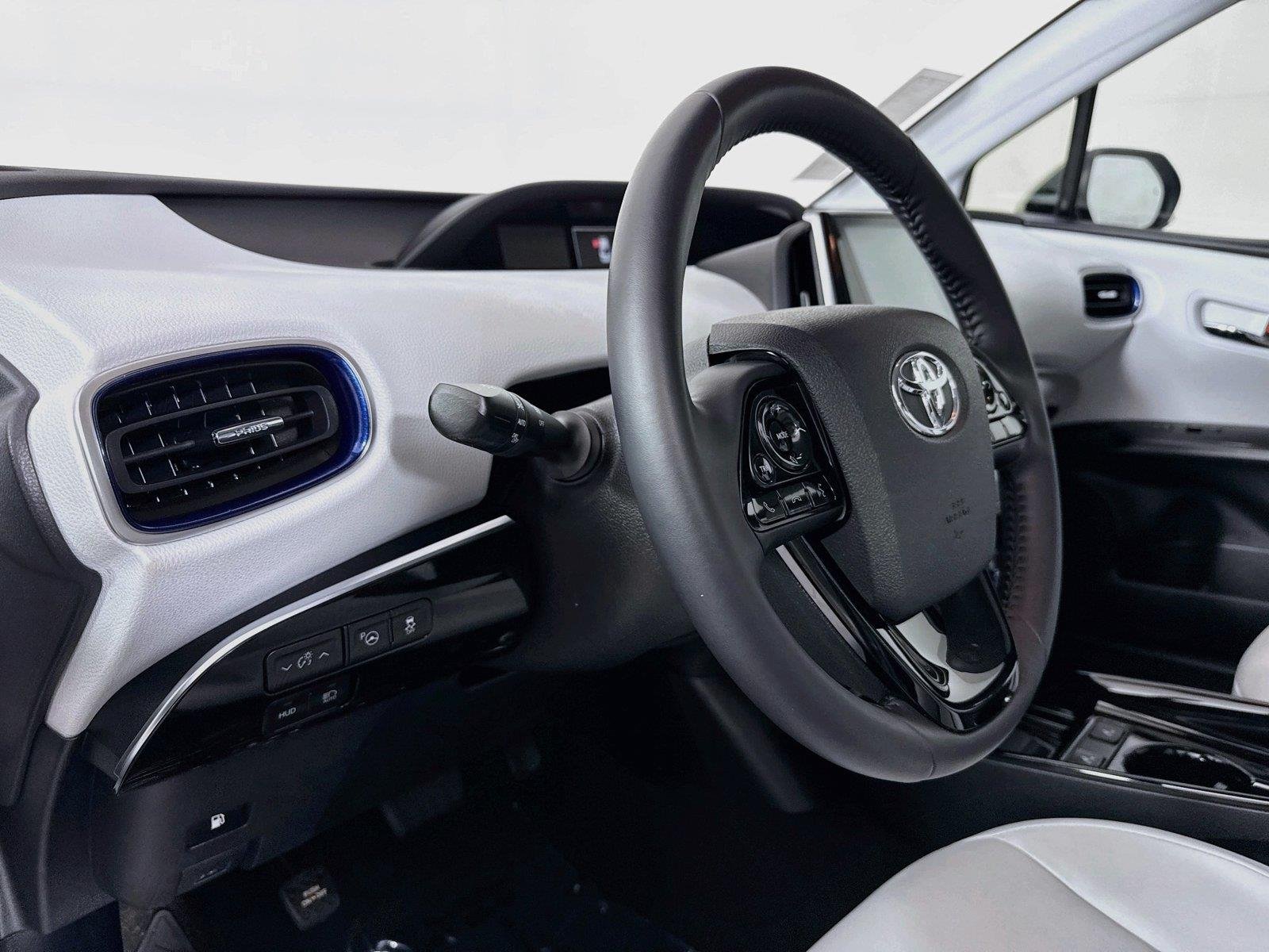 Certified Used 2022 Classic Silver Metallic Toyota Limited image 4