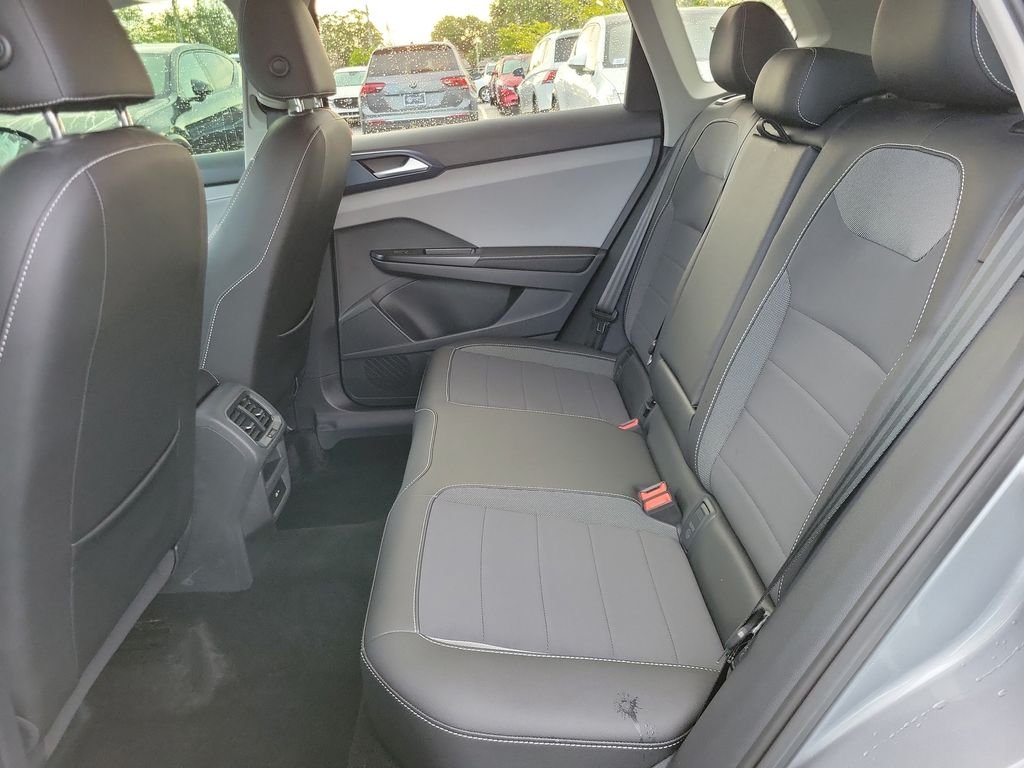 Certified Used 2024  Volkswagen 1.5T SE image 7