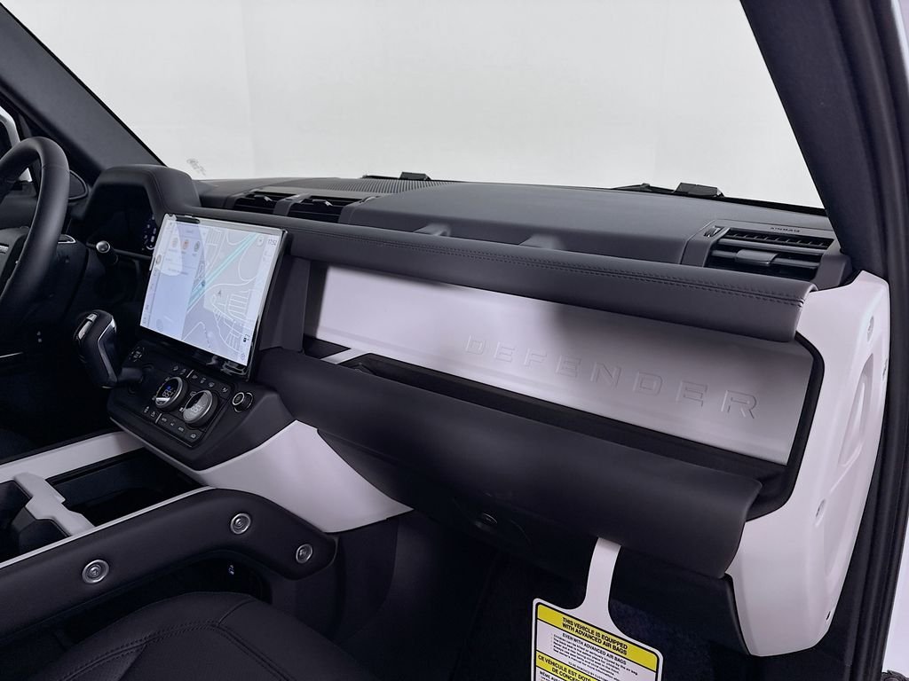 New 2026 Fuji White Land Rover X-Dynamic SE image 31