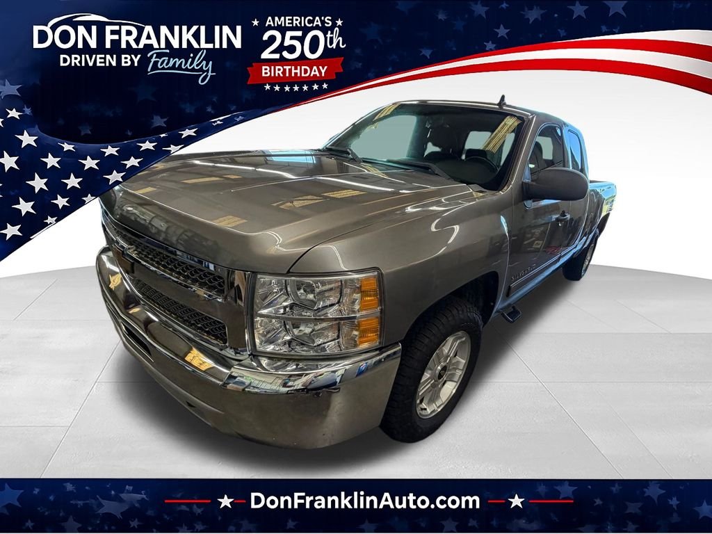 Used 2013 Gray Chevrolet LT image 1