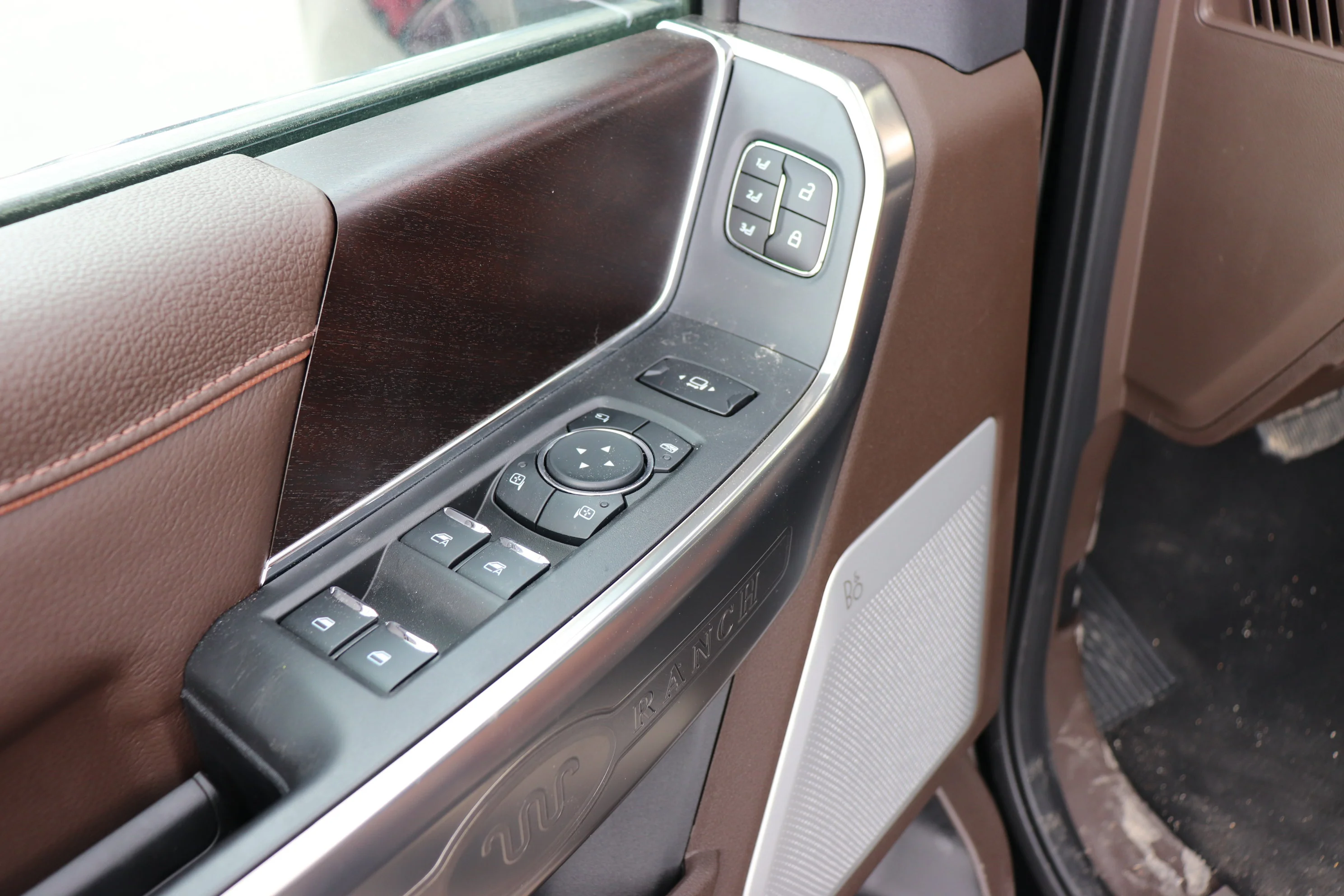 New 2026 AGATE BLACK METALLIC Ford King Ranch image 11