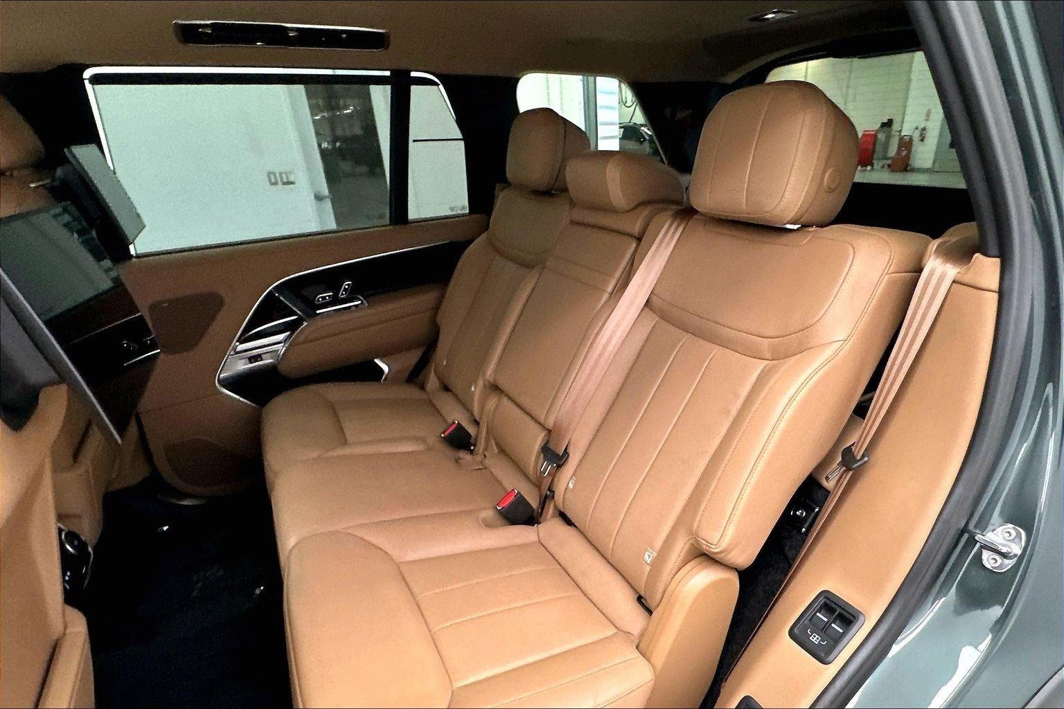 Certified Used 2023 Belgravia Green Metallic Land Rover SE image 28