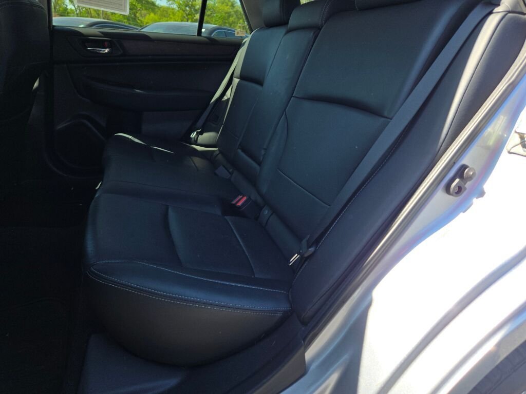 Used 2016 Silver Subaru 2.5i image 17