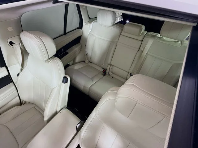 Used 2023 Gray Land Rover SE image 14