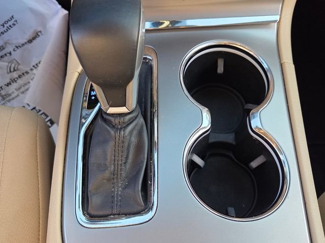 Used 2020 White Jeep Laredo E image 19