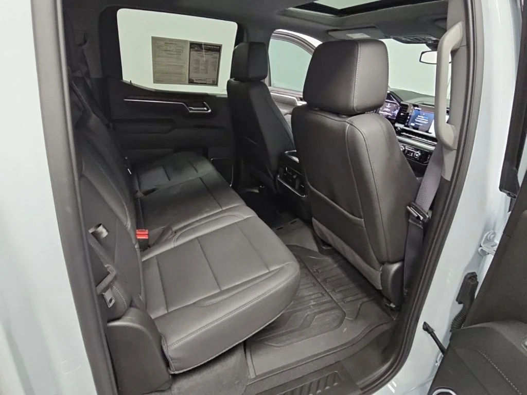 2026 GMC Sierra 1500 SLT - Photo 37