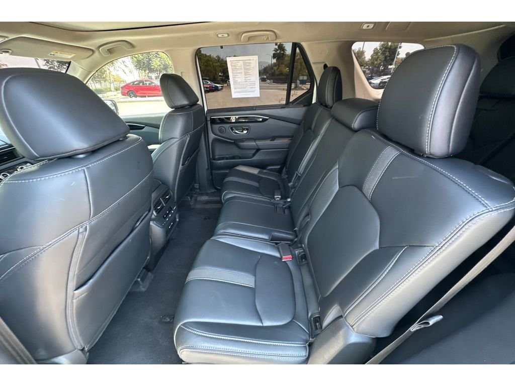 Used 2025 Platinum White Pearl Honda Touring image 14