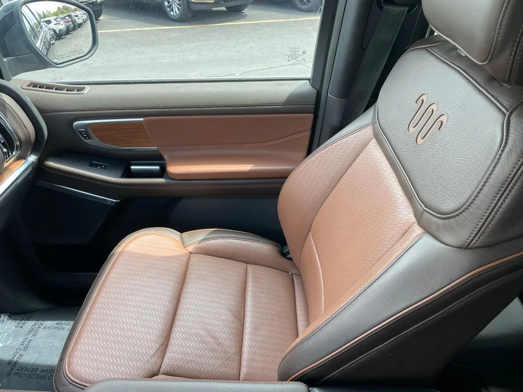Used 2025 Black Metallic Ford King Ranch image 27