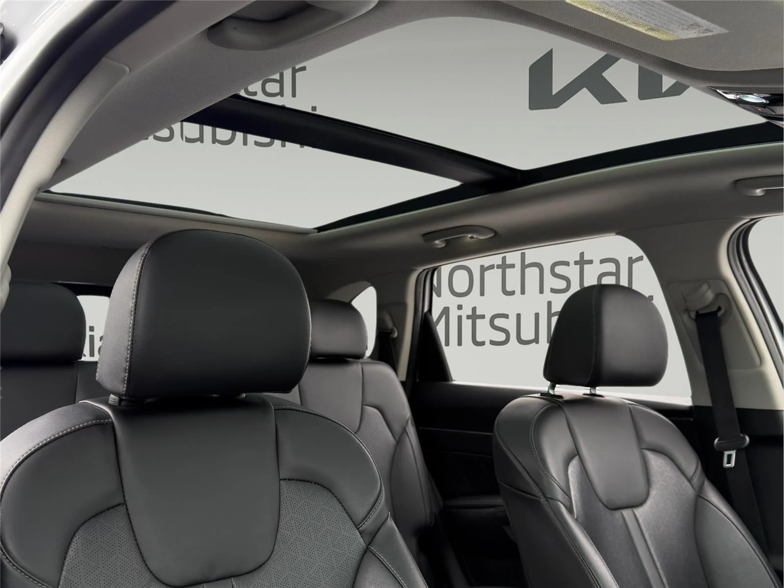 Used 2023 Glacial White Pearl Kia SX image 31