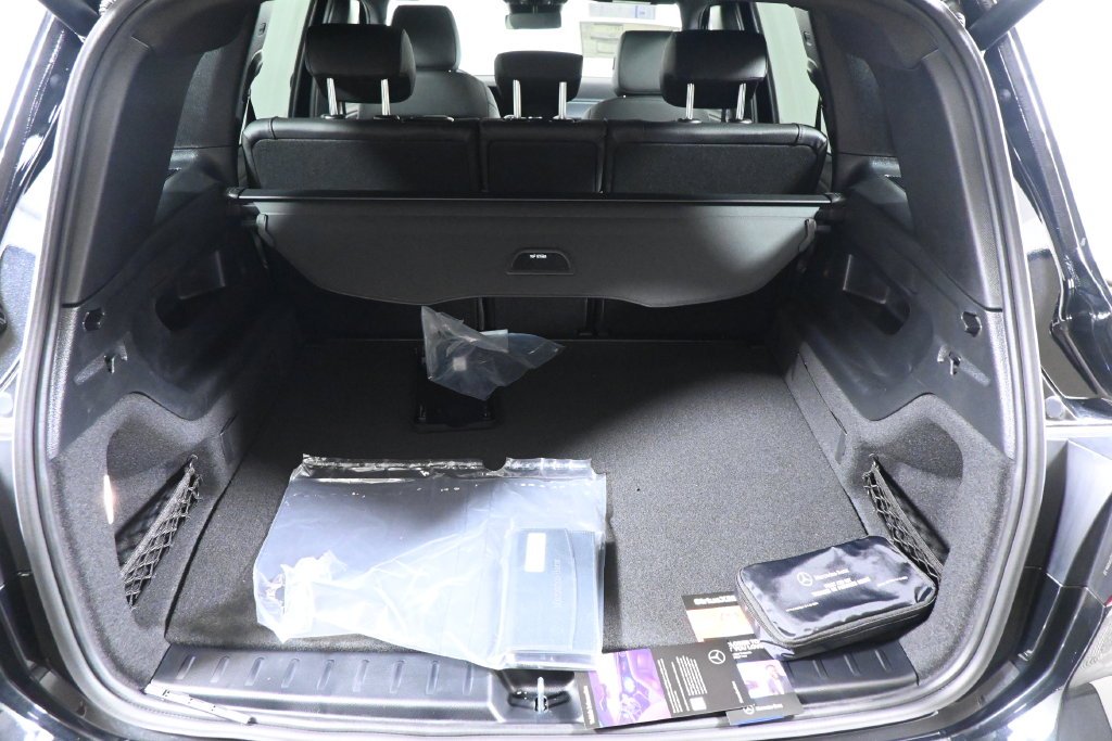 New 2026 Cosmos Black Metallic Mercedes-Benz GLB 250 image 35