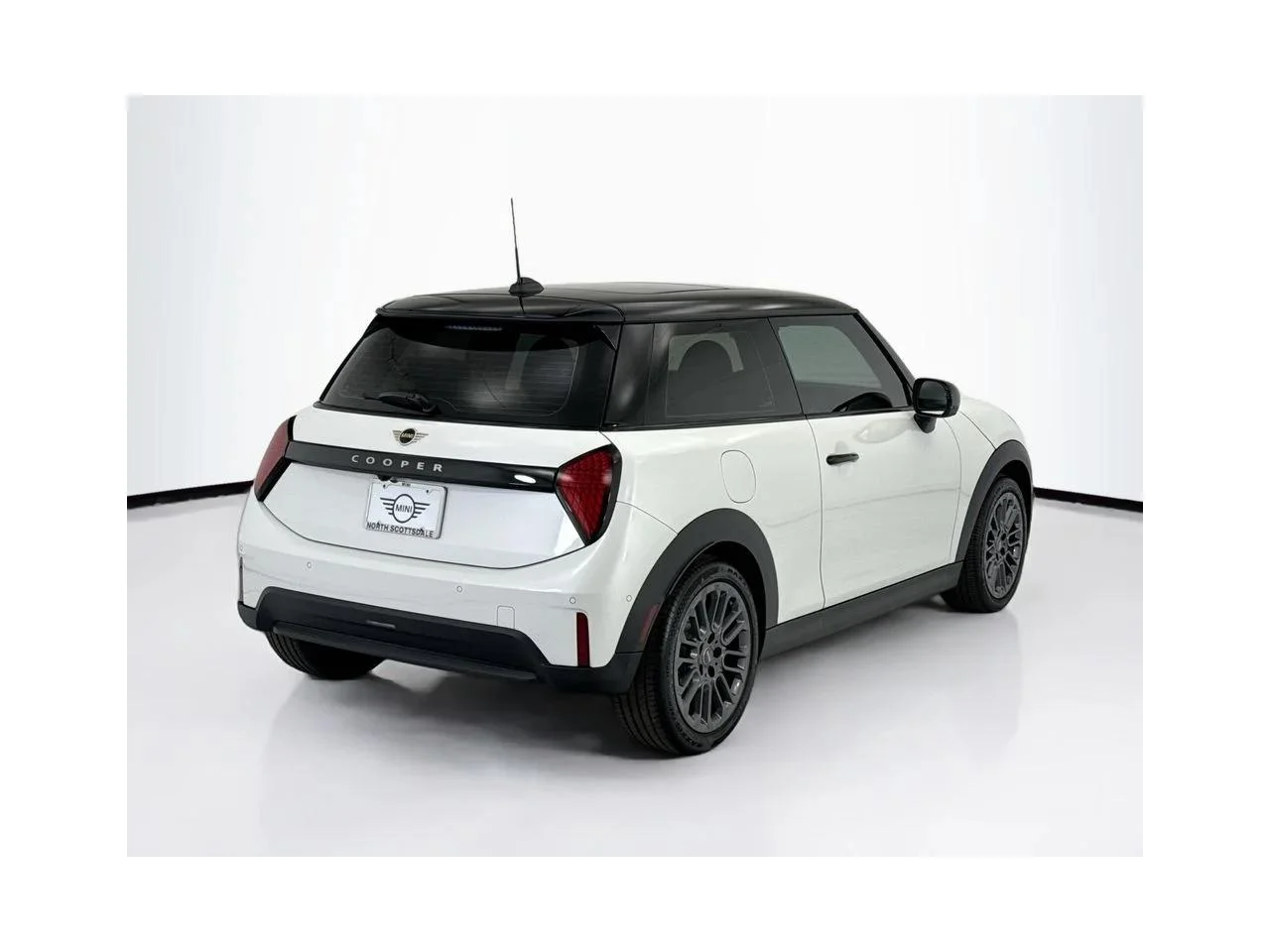 New 2026 Nanuq White Metallic MINI ICONIC image 5