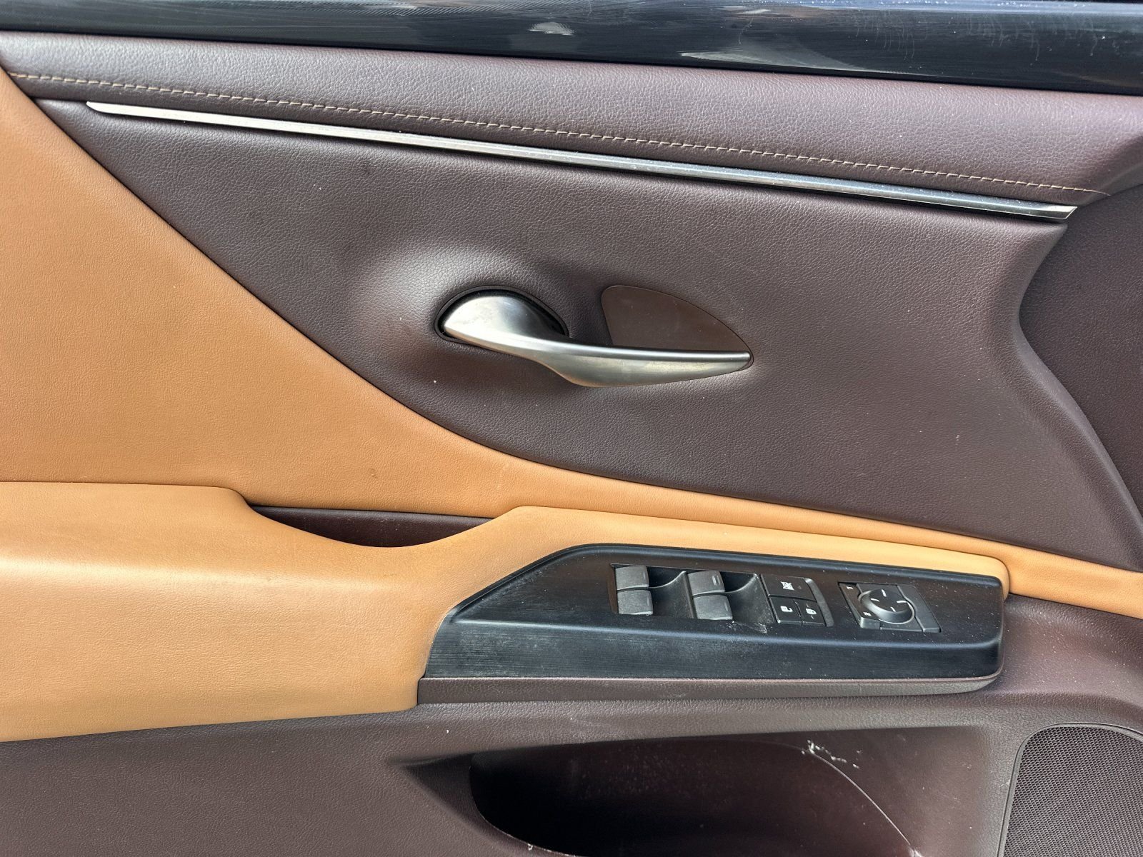 Used 2020 White Lexus 350 image 11