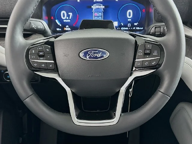 New 2026 Gray Ford Platinum image 15