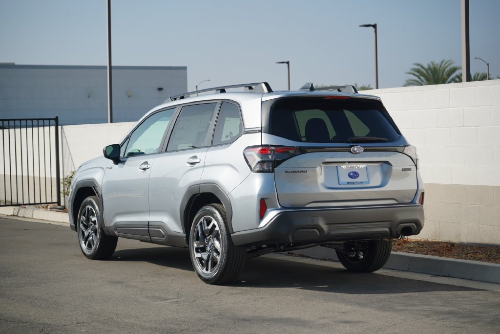 New 2026 ICE SILVER METALLIC Subaru Premium Hybrid image 5