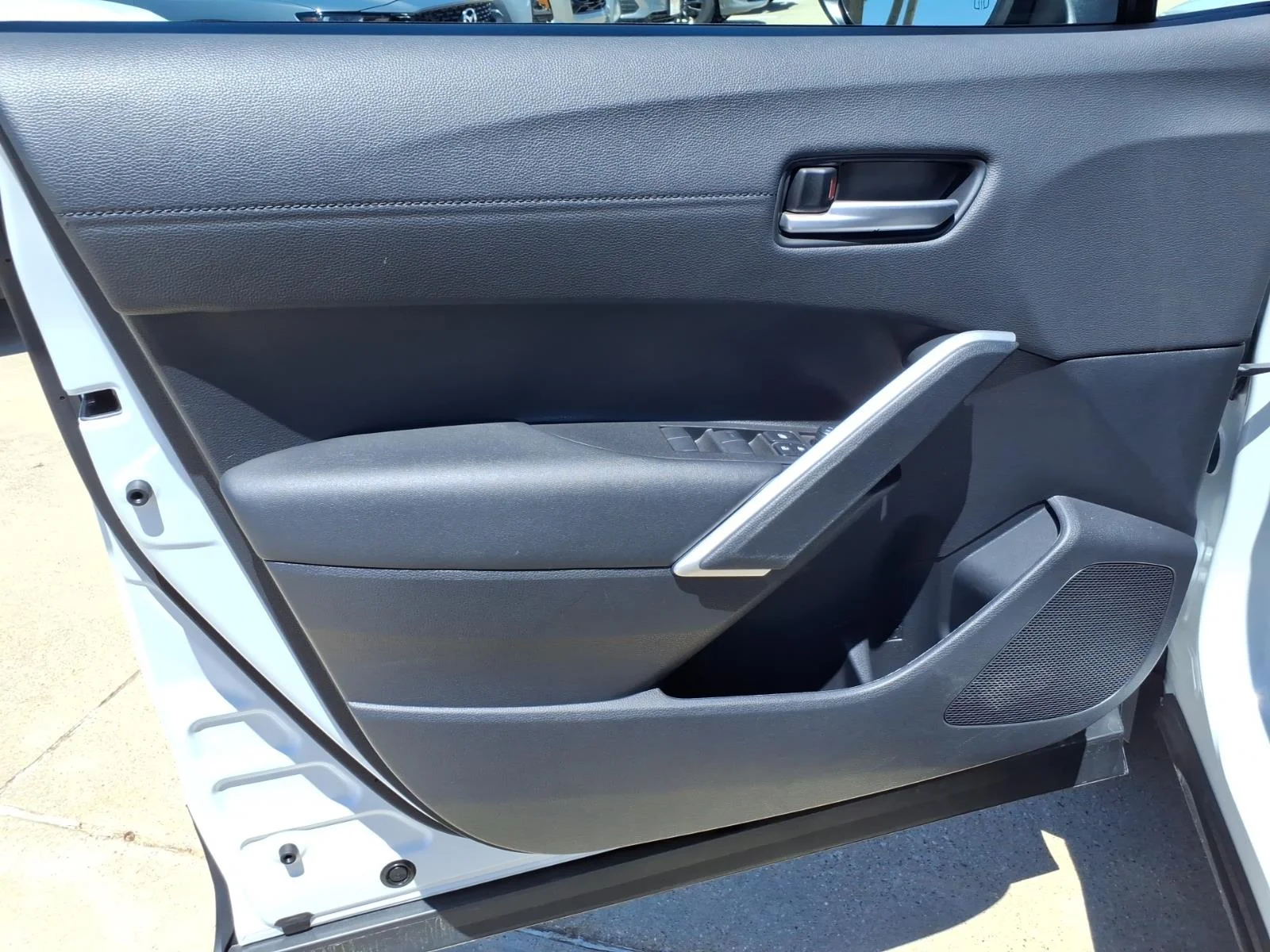 2025 Toyota Corolla Cross XLE - Photo 19
