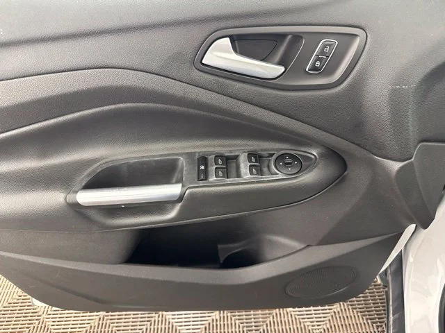 Used 2015 White Ford SE image 18