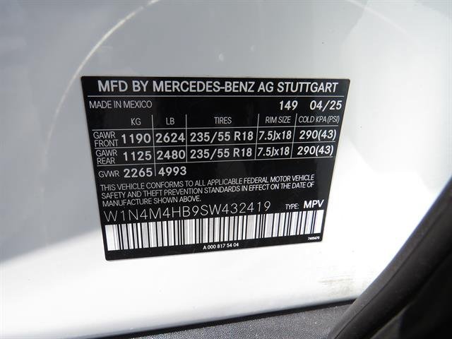 Certified Used 2025 Polar White Mercedes-Benz GLB 250 image 8