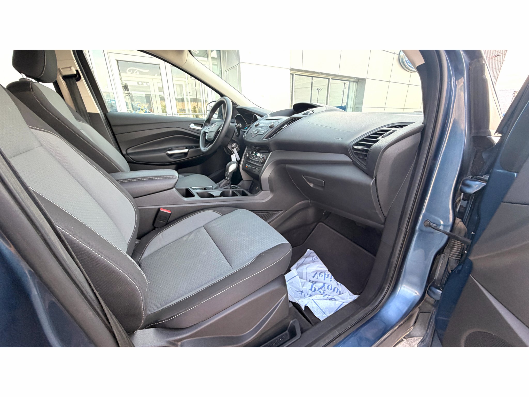 Used 2018 Blue Metallic Ford SE image 7