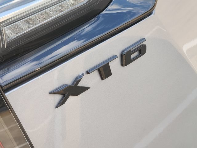 Used 2024 Argent Silver Metallic Cadillac Sport image 8