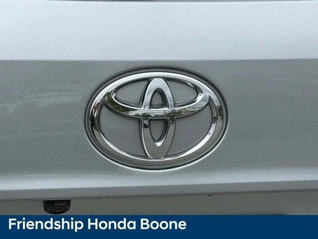 Used 2020 Silver Toyota XLE image 11