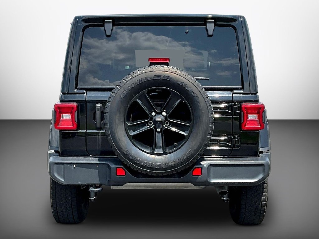 Used 2022 Black Jeep Unlimited Sahara Altitude image 5