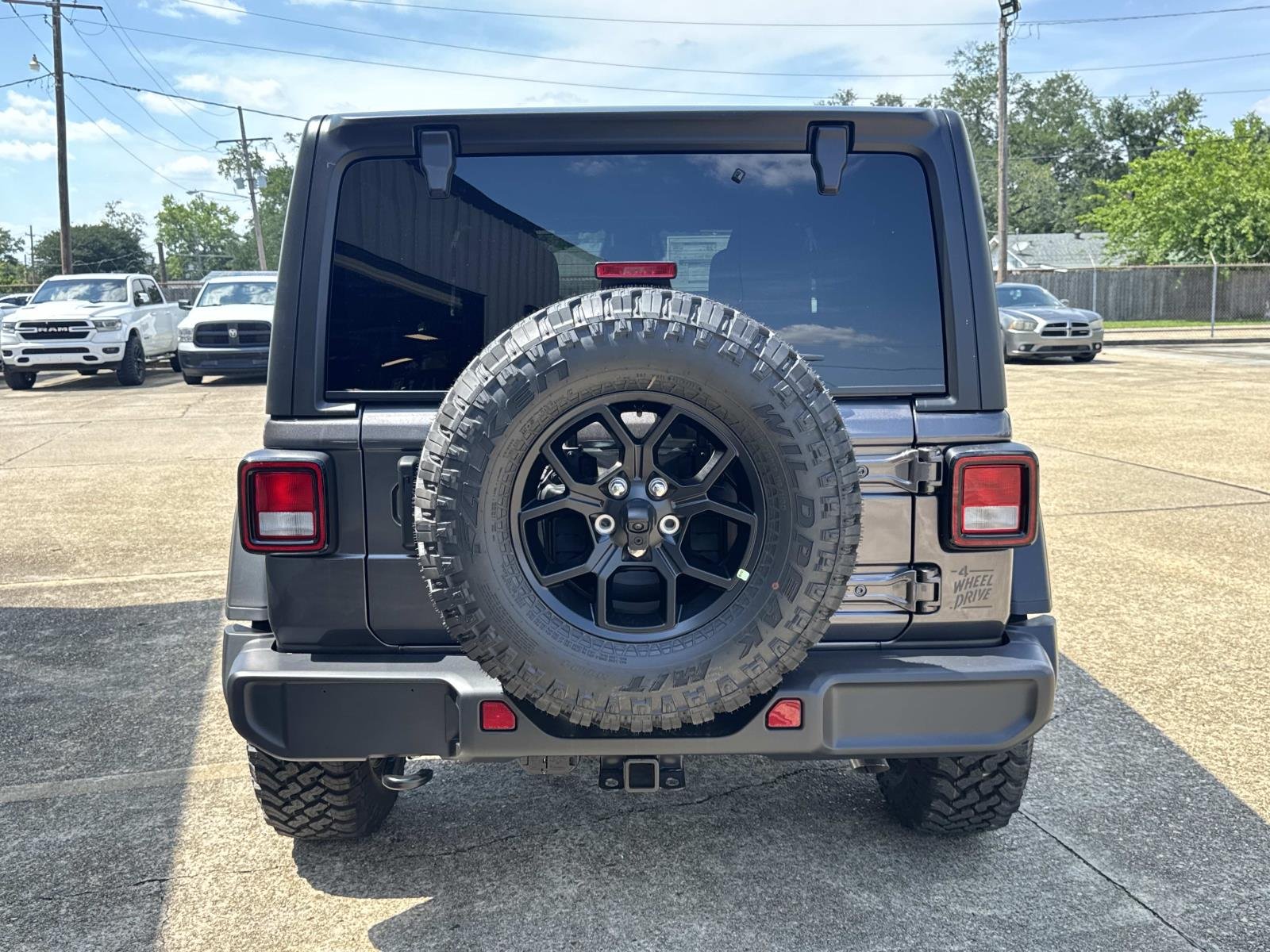 New 2026 Granite Crystal Metallic Clear-Coat Exterior Paint Jeep Willys image 5