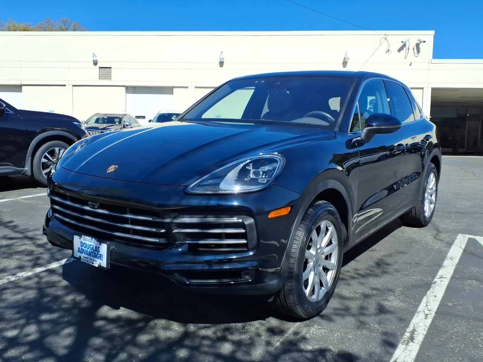 2023 Porsche Cayenne Platinum Edition's photo