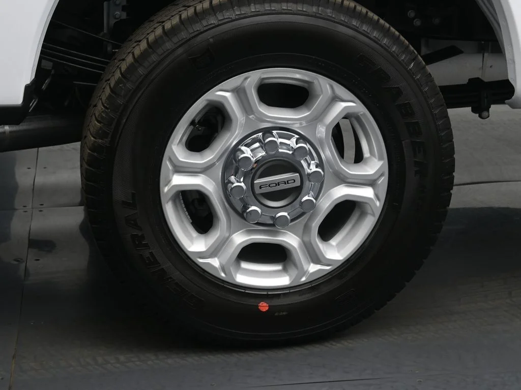New 2026 Oxford White Ford XLT image 20