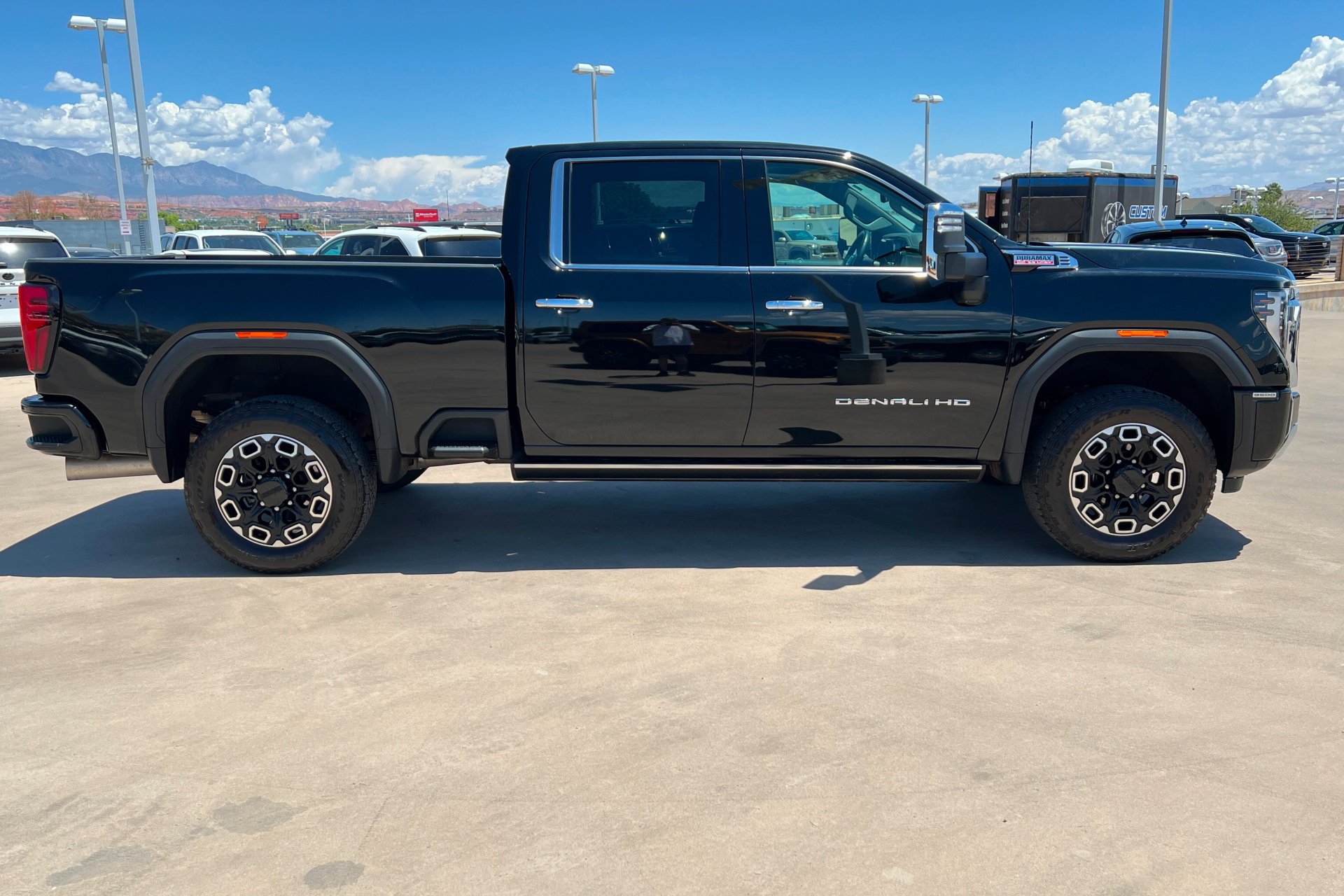 Used 2024 Onyx Black GMC Denali image 7