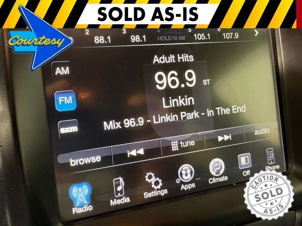 Used 2018 Silver Jeep Latitude Plus image 29