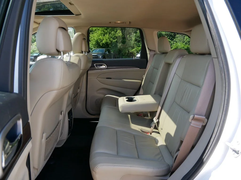 Used 2015 White Jeep Limited image 11
