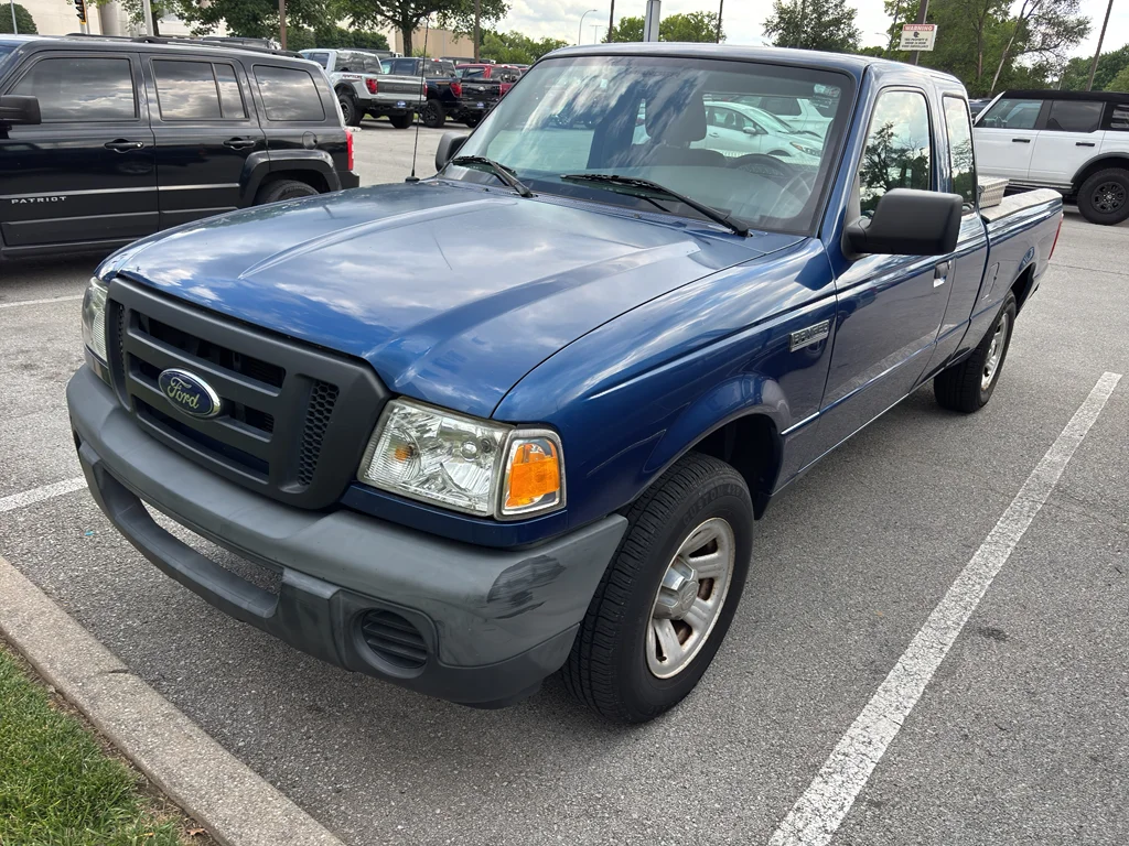 Used 2010 Vista Blue Metallic Ford XL image 2