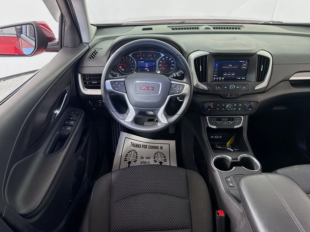 Used 2022 Cayenne Red Tintcoat GMC SLE image 3