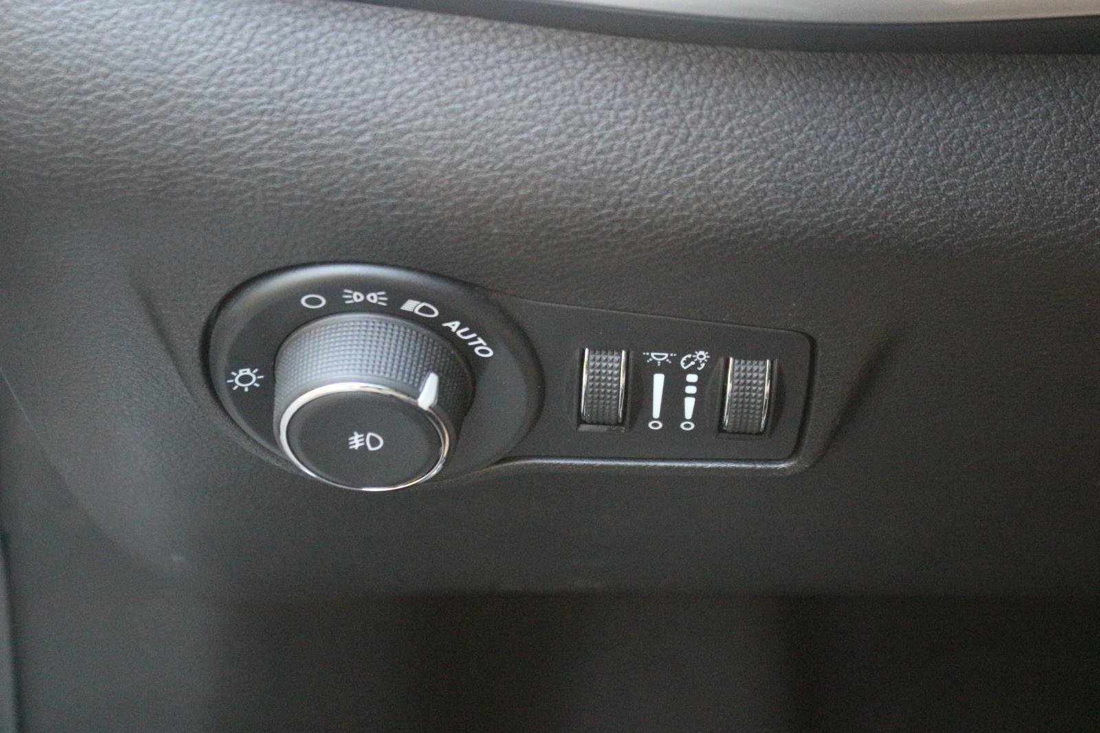 Used 2024 White Jeep Latitude image 29