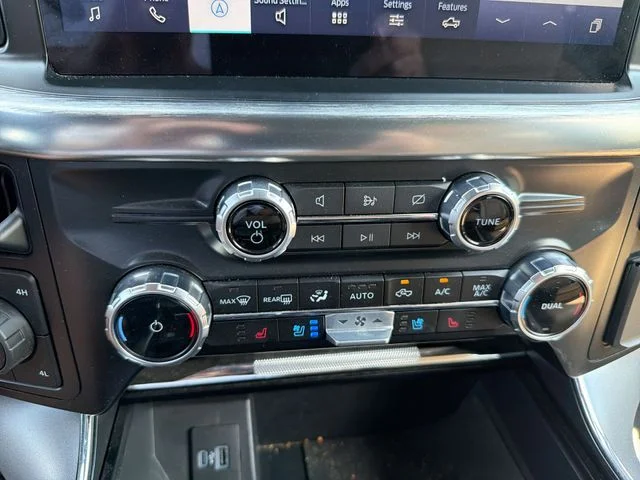 Used 2023 White Ford Lariat image 22