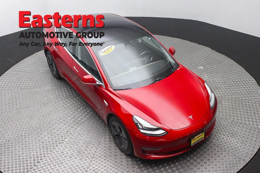 Used 2018 Red Tesla Long Range image 3