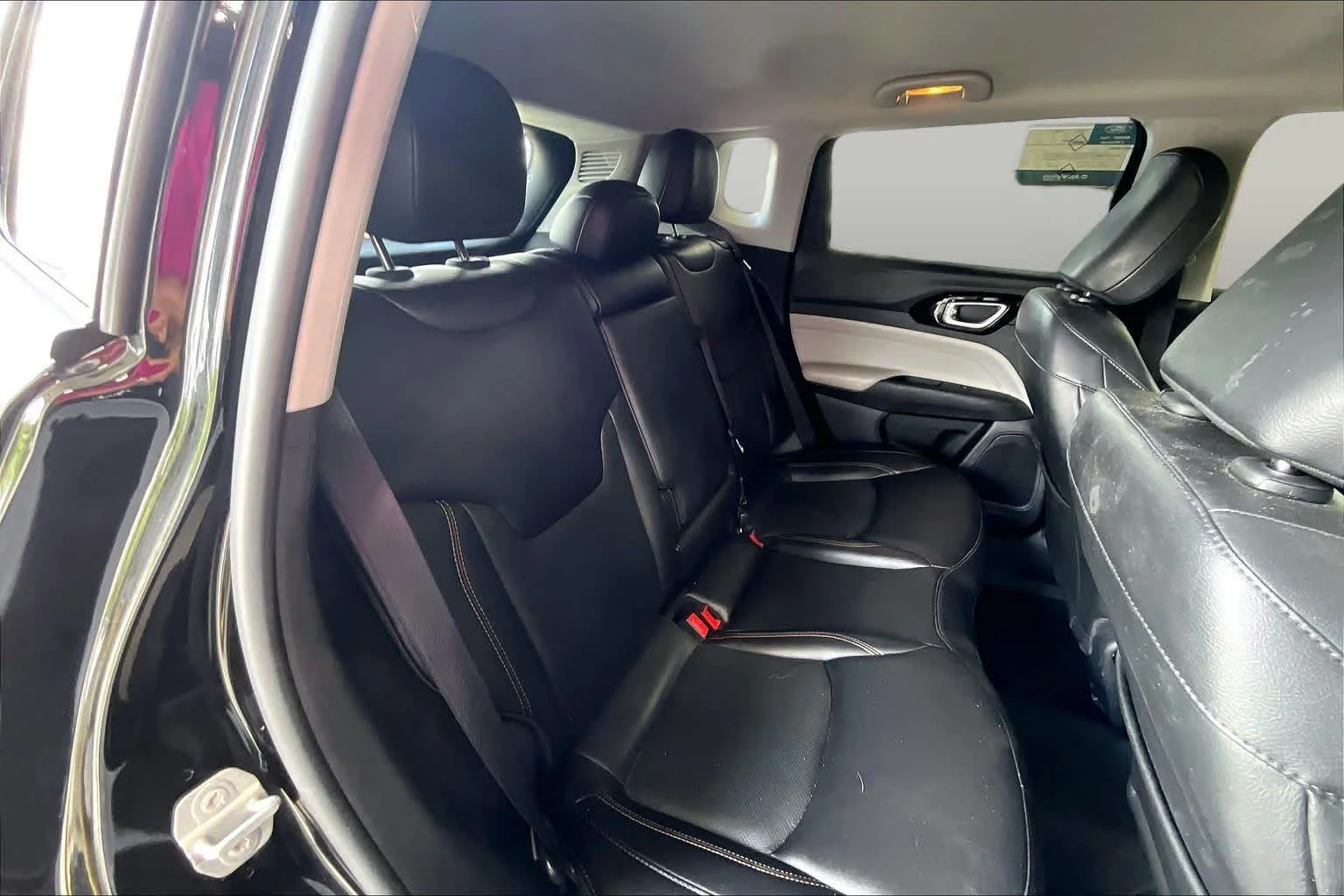 Used 2022 Diamond Black Crystal Pearlcoat Jeep Limited image 19