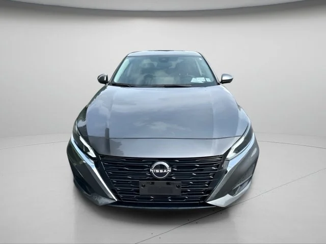 Used 2023 Gun Metallic Nissan 2.5 SL image 3