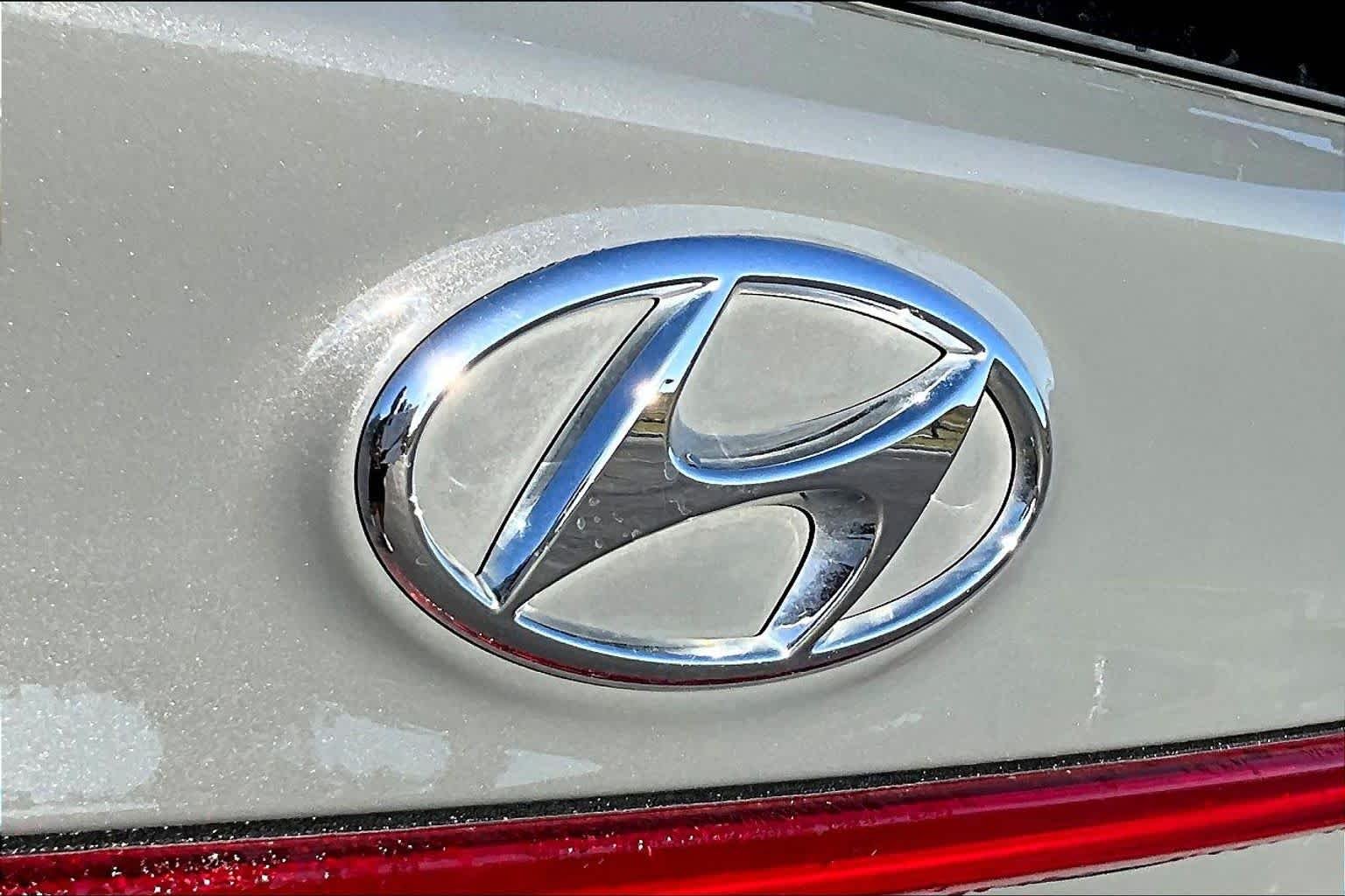 Used 2021 Hampton Gray Hyundai SEL image 30