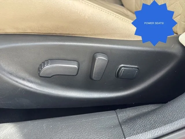 Used 2016 Red Nissan Platinum image 13